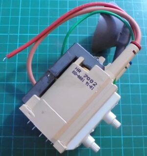 HR 7002