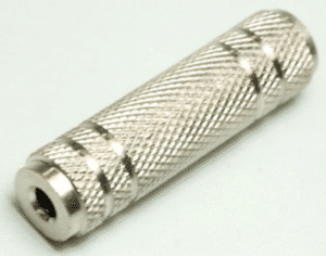ADAPTADOR/EMPALMADOR CONECTOR ESTEREO HEMBRA 3,5MM
