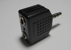 ADAPTADOR 1JACK 3,5mm MACHO ESTEREO/ 2 JACK 3,5mm HEMBRA ESTEREO